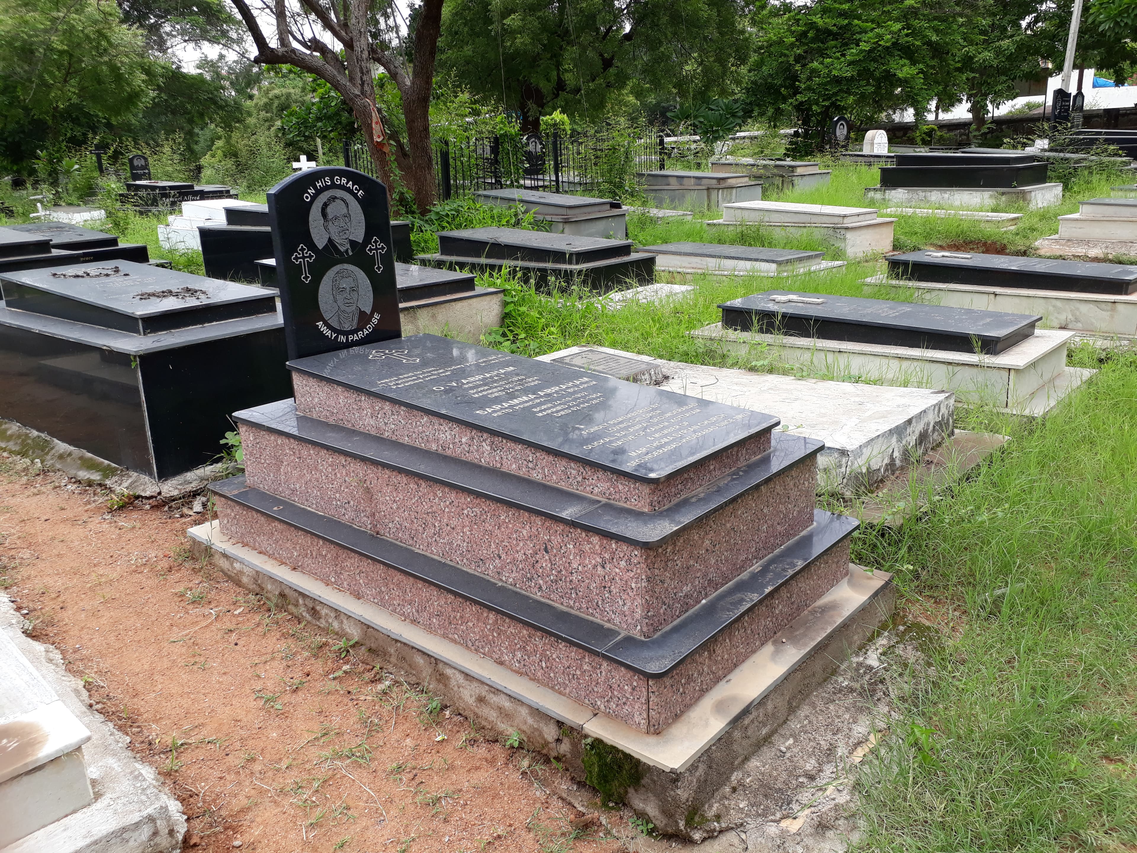 Monolithic Shanxi Black Granite Full Kerb Memorial & Canopy